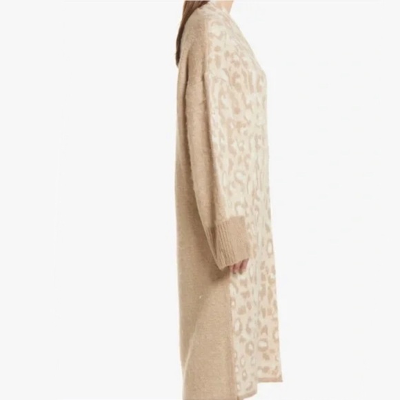 TOPSHOP Leopard Animal Print Fuzzy Knit Longline Oversized Cardigan - Picture 5 of 15